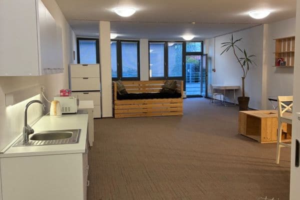 Pronájem nebytového prostoru 94 m², Pod Dvorem, Praha Pronájem nebytového prostoru 94 m², Pod Dvorem, Praha