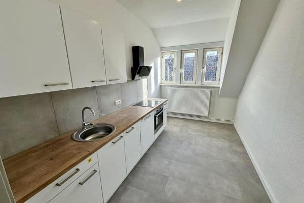Pronájem bytu 2+1 76 m², Peiner Straße 34, Hildesheim, Dolní Sasko Pronájem bytu 2+1 76 m², Peiner Straße 34, Hildesheim, Dolní Sasko