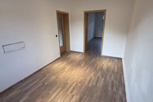 Pronájem bytu 2+1 40 m², Platenstr. 16, Nürnberg Pronájem bytu 2+1 40 m², Platenstr. 16, Nürnberg