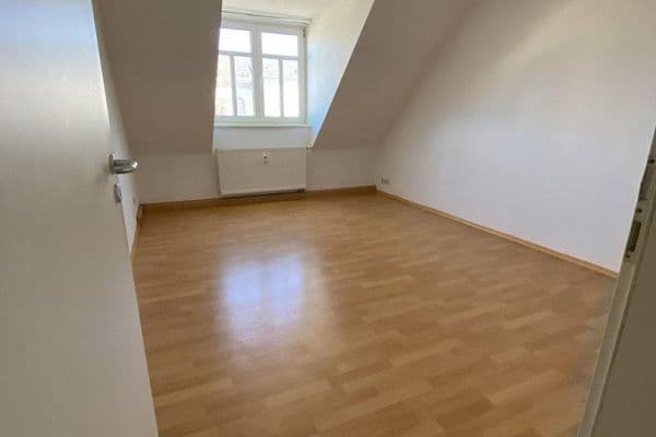 Pronájem bytu 2+1 40 m², Altenburger Straße 7, Schmölln Pronájem bytu 2+1 40 m², Altenburger Straße 7, Schmölln