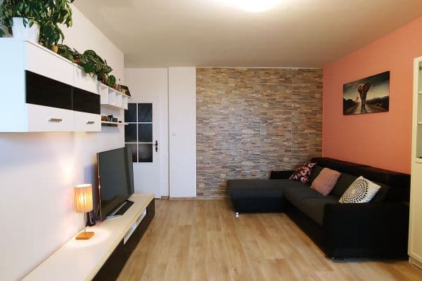 Pronájem bytu 3+1 80 m², Španielova, Praha Pronájem bytu 3+1 80 m², Španielova, Praha