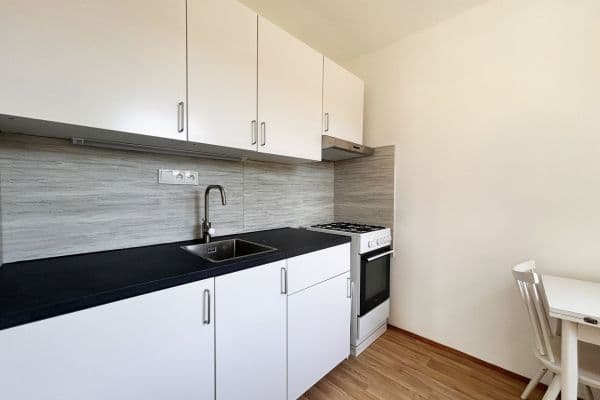 Pronájem bytu 2+kk 41 m², Průchova, Kladno Pronájem bytu 2+kk 41 m², Průchova, Kladno
