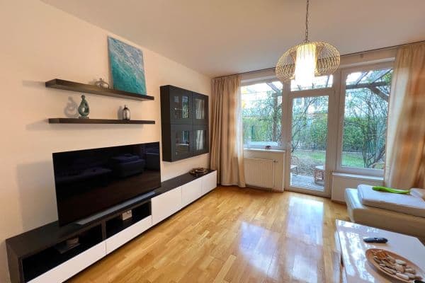 Pronájem bytu 4+1 150 m², Pod Harfou, Praha Pronájem bytu 4+1 150 m², Pod Harfou, Praha