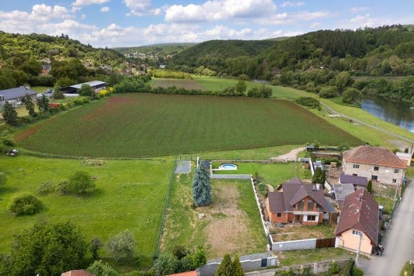 Prodej pozemku 1.046 m², Nižbor Prodej pozemku 1.046 m², Nižbor