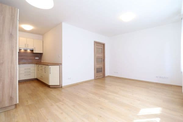Pronájem bytu 3+kk 57 m², Svojšovická, Pronájem bytu 3+kk 57 m², Svojšovická,