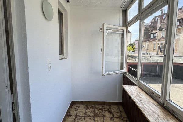 Pronájem bytu 3+1 78 m², Hohenheimer Straße 72, Stuttgart, Bádensko-Württembersko Pronájem bytu 3+1 78 m², Hohenheimer Straße 72, Stuttgart, Bádensko-Württembersko