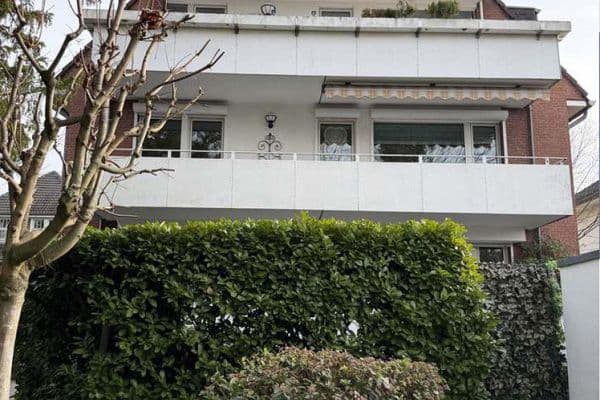 Pronájem bytu 1+1 79 m², Düsseldorf, Severní Porýní-Vestfálsko Pronájem bytu 1+1 79 m², Düsseldorf, Severní Porýní-Vestfálsko