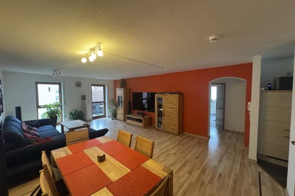 Prodej bytu 3+1 95 m², Heilsbronn Prodej bytu 3+1 95 m², Heilsbronn