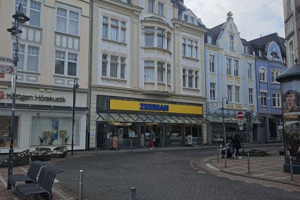 Pronájem bytu 4+1 150 m², Hauptstraße 67, Leverkusen Wiesdorf Pronájem bytu 4+1 150 m², Hauptstraße 67, Leverkusen Wiesdorf