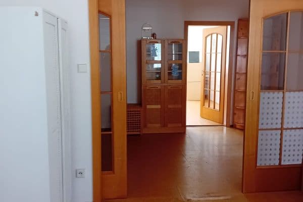 Pronájem bytu 3+1 78 m², Hlaváčikova, Karlova Ves Pronájem bytu 3+1 78 m², Hlaváčikova, Karlova Ves