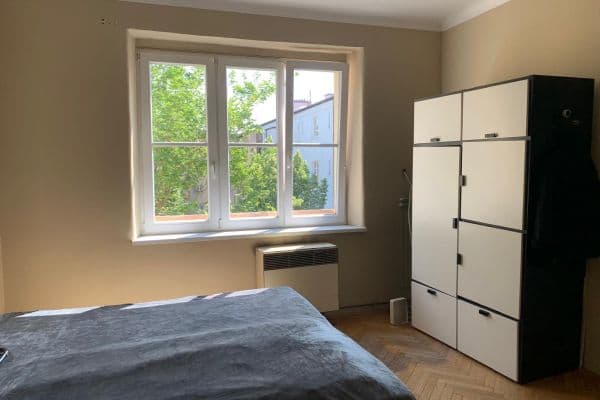 Pronájem bytu 1+1 44 m², Domažlická, Praha Pronájem bytu 1+1 44 m², Domažlická, Praha