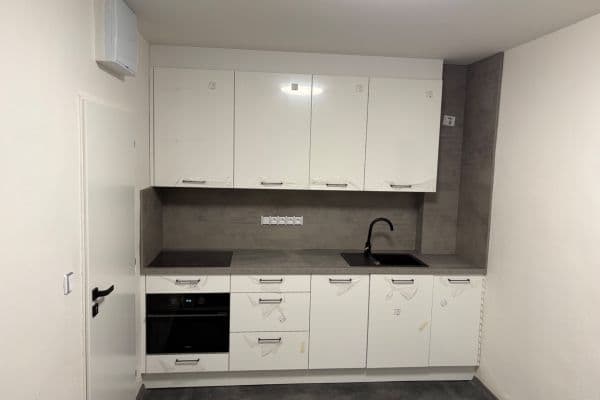 Pronájem bytu 1+1 30 m², Šmejkalova, Brno Pronájem bytu 1+1 30 m², Šmejkalova, Brno