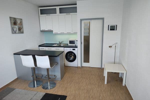 Pronájem bytu 1+kk 32 m², Nad Lesním divadlem, Praha Pronájem bytu 1+kk 32 m², Nad Lesním divadlem, Praha