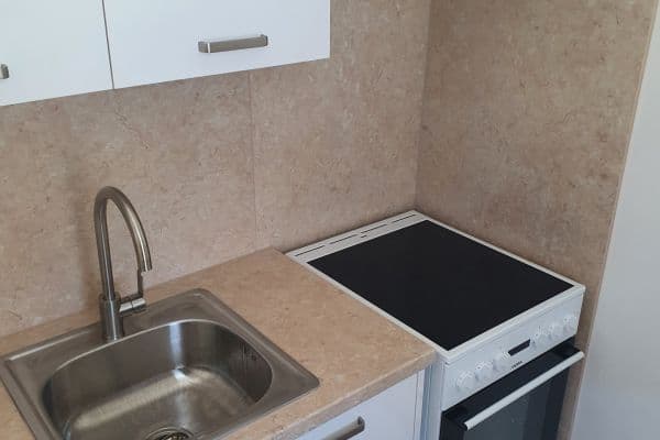 Pronájem bytu 1+1 36 m², Čsl. partyzánů, Děčín Pronájem bytu 1+1 36 m², Čsl. partyzánů, Děčín