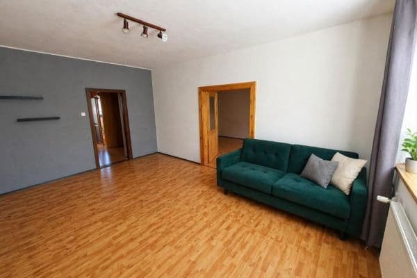 Pronájem bytu 2+1 67 m², Polská, Pardubice, Pardubický kraj Pronájem bytu 2+1 67 m², Polská, Pardubice, Pardubický kraj