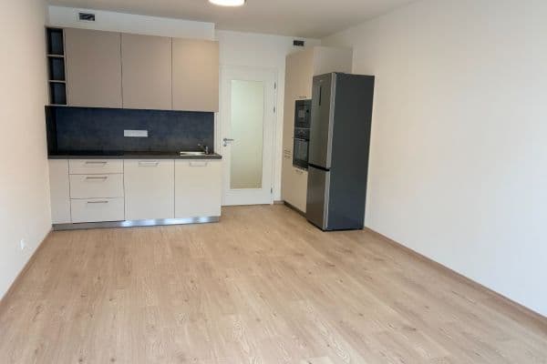 Pronájem bytu 1+kk 33 m², Poděbradská, Praha Pronájem bytu 1+kk 33 m², Poděbradská, Praha