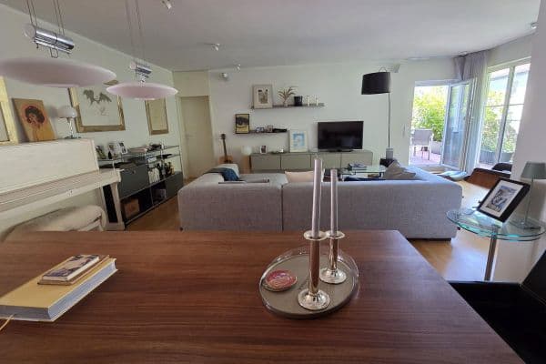 Prodej bytu 3+1 109 m², Frankfurt Prodej bytu 3+1 109 m², Frankfurt