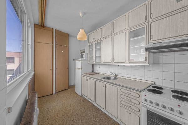 Pronájem bytu 3+1 69 m², Geologická, Praha Pronájem bytu 3+1 69 m², Geologická, Praha