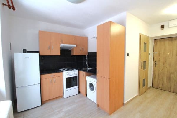 Pronájem bytu 1+1 32 m², Sevastopolská, Kladno Pronájem bytu 1+1 32 m², Sevastopolská, Kladno