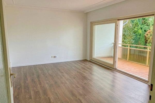 Pronájem bytu 4+1 100 m², Rennbaumstr. 114, Leverkusen Pronájem bytu 4+1 100 m², Rennbaumstr. 114, Leverkusen