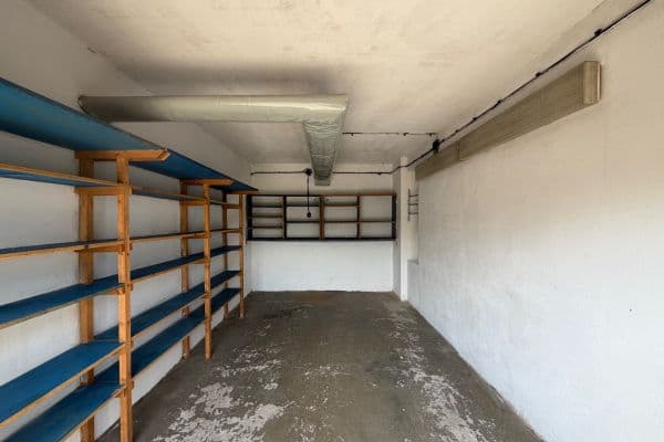 Prodej garáže 14 m², Pod Třebešínem, Praha Prodej garáže 14 m², Pod Třebešínem, Praha