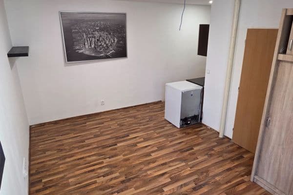 Pronájem bytu 1+kk 30 m², Votroubkova, Brno Pronájem bytu 1+kk 30 m², Votroubkova, Brno