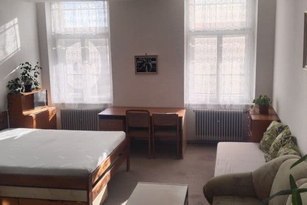 Pronájem bytu 3+1 90 m², Chelčického, České Budějovice Pronájem bytu 3+1 90 m², Chelčického, České Budějovice