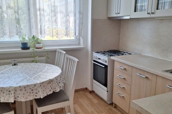 Pronájem bytu 3+1 68 m², Klincová, Bratislava Pronájem bytu 3+1 68 m², Klincová, Bratislava