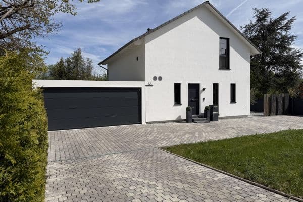 Prodej domu 127 m², pozemek 821 m², Steiner Straße 16a, Rohr Prodej domu 127 m², pozemek 821 m², Steiner Straße 16a, Rohr