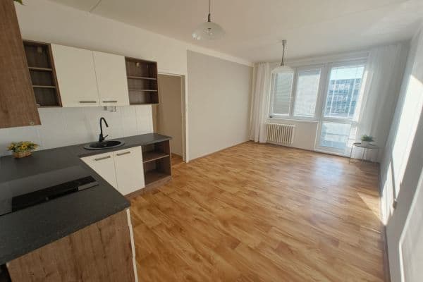 Pronájem bytu 2+kk 43 m², Berlínská, Tábor, Jihočeský kraj Pronájem bytu 2+kk 43 m², Berlínská, Tábor, Jihočeský kraj