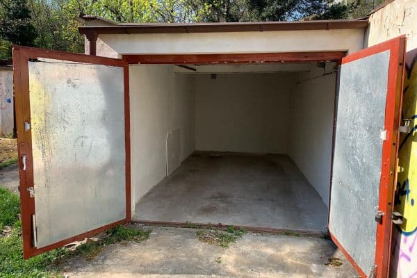 Pronájem garáže 18 m², Školní, Želivec Pronájem garáže 18 m², Školní, Želivec