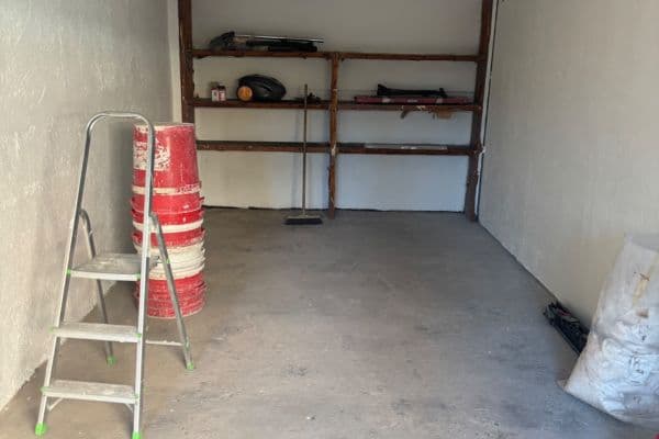 Pronájem garáže 17 m², V Dolině, Praha Pronájem garáže 17 m², V Dolině, Praha