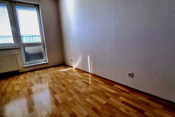 Pronájem bytu 2+1 50 m², Komenského, Milovice Pronájem bytu 2+1 50 m², Komenského, Milovice