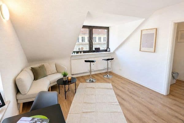 Pronájem bytu 2+1 32 m², Rotebühlstrasse 108, Stuttgart West, Bádensko-Württembersko Pronájem bytu 2+1 32 m², Rotebühlstrasse 108, Stuttgart West, Bádensko-Württembersko