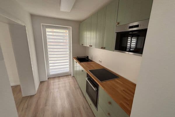 Pronájem bytu 3+1 92 m², Neufra Pronájem bytu 3+1 92 m², Neufra