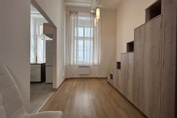 Pronájem bytu 1+1 34 m², Růžová, Praha Pronájem bytu 1+1 34 m², Růžová, Praha