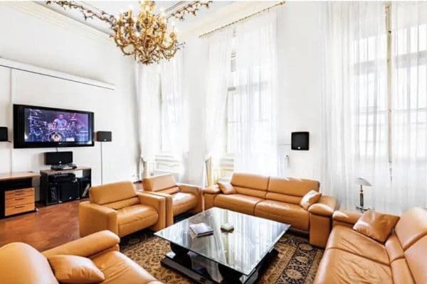 Pronájem bytu 150 m², Smetanovo nábřeží, Praha Pronájem bytu 150 m², Smetanovo nábřeží, Praha
