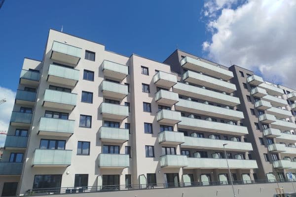 Pronájem bytu 1+kk 30 m², U Továren, Praha Pronájem bytu 1+kk 30 m², U Továren, Praha