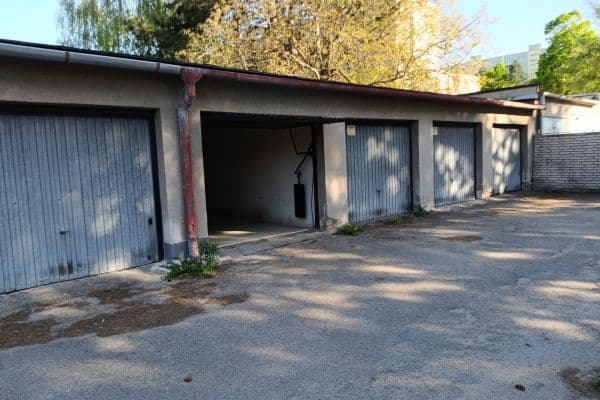 Pronájem garáže 16 m², Fügnerova, Brno Pronájem garáže 16 m², Fügnerova, Brno
