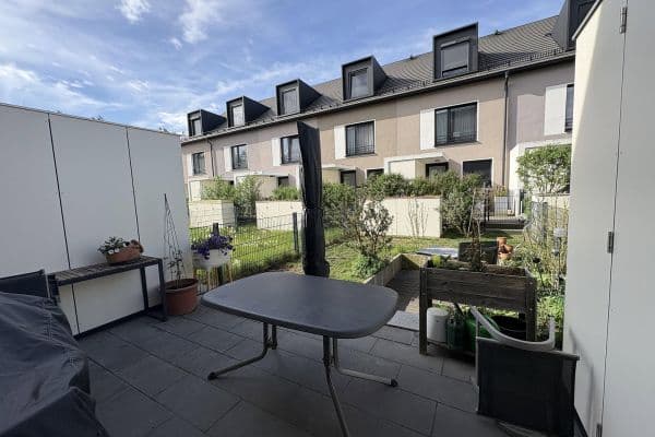 Prodej domu 145 m², pozemek 144 m², Helmut-Schmidt-Ring, Röthenbach an der Pegnitz Prodej domu 145 m², pozemek 144 m², Helmut-Schmidt-Ring, Röthenbach an der Pegnitz