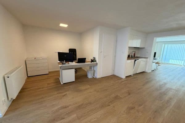 Pronájem nebytového prostoru 75 m², Na Moklině, Praha Pronájem nebytového prostoru 75 m², Na Moklině, Praha
