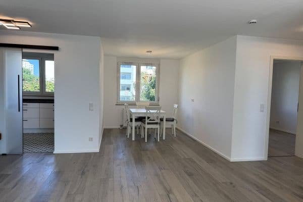 Prodej bytu 4+1 91 m², Konrad-Adenauer-Straße 2/1, Weinheim Prodej bytu 4+1 91 m², Konrad-Adenauer-Straße 2/1, Weinheim
