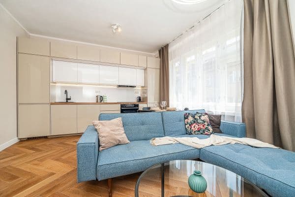 Prodej bytu 1+kk 35 m², Pobřežní, Praha Prodej bytu 1+kk 35 m², Pobřežní, Praha