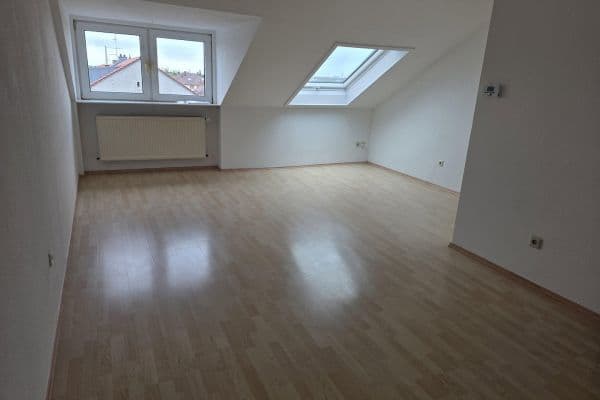 Pronájem bytu 3+1 65 m², Landau Pronájem bytu 3+1 65 m², Landau
