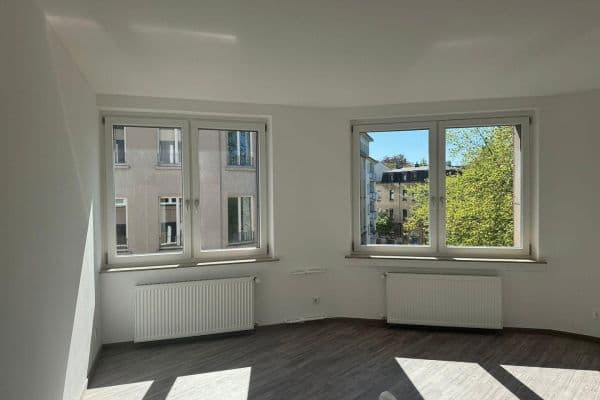 Pronájem bytu 5+1 120 m², Dellstraße 1a, Duisburg Pronájem bytu 5+1 120 m², Dellstraße 1a, Duisburg