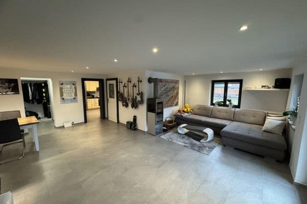 Prodej bytu 4+1 145 m², Aiblingerstraße 6, Bruckmühl, Bavorsko Prodej bytu 4+1 145 m², Aiblingerstraße 6, Bruckmühl, Bavorsko