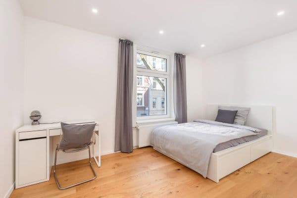 Pronájem bytu 1+1 20 m², Düsseldorf, Severní Porýní-Vestfálsko Pronájem bytu 1+1 20 m², Düsseldorf, Severní Porýní-Vestfálsko