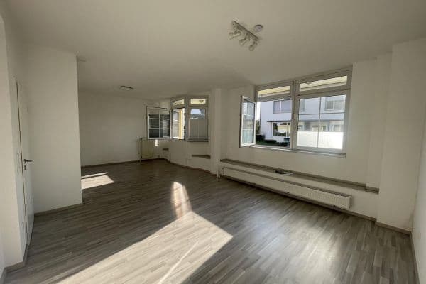 Pronájem bytu 2+1 79 m², Gothestraße 18, Sankt Augustin Pronájem bytu 2+1 79 m², Gothestraße 18, Sankt Augustin