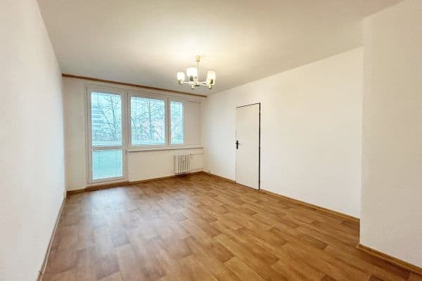 Pronájem bytu 4+1 89 m², Doležalova, Praha Pronájem bytu 4+1 89 m², Doležalova, Praha