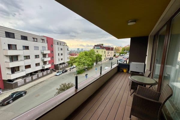 Pronájem bytu 4+kk 92 m², U Dívčích hradů, Praha Pronájem bytu 4+kk 92 m², U Dívčích hradů, Praha